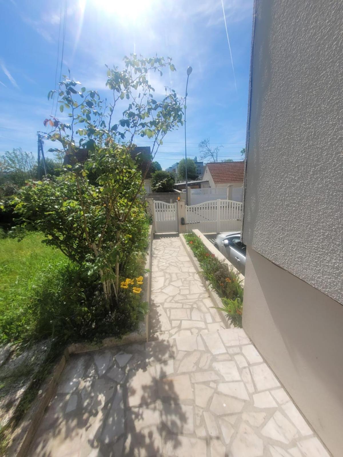 Appartements A Meaux - Proche De Disney Buitenkant foto